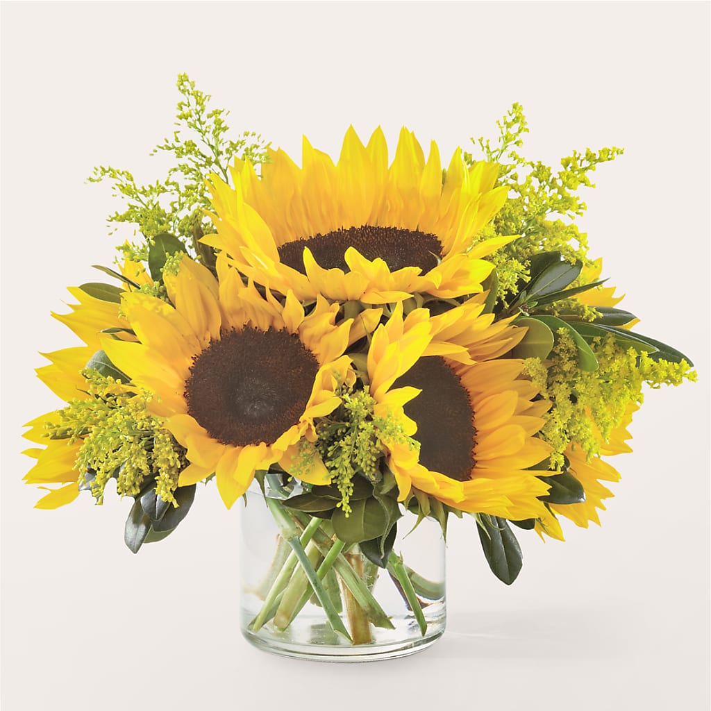 Beaming Sunflower Bouquet – Flower Shop Of Farmingdale, Farmingdale NY