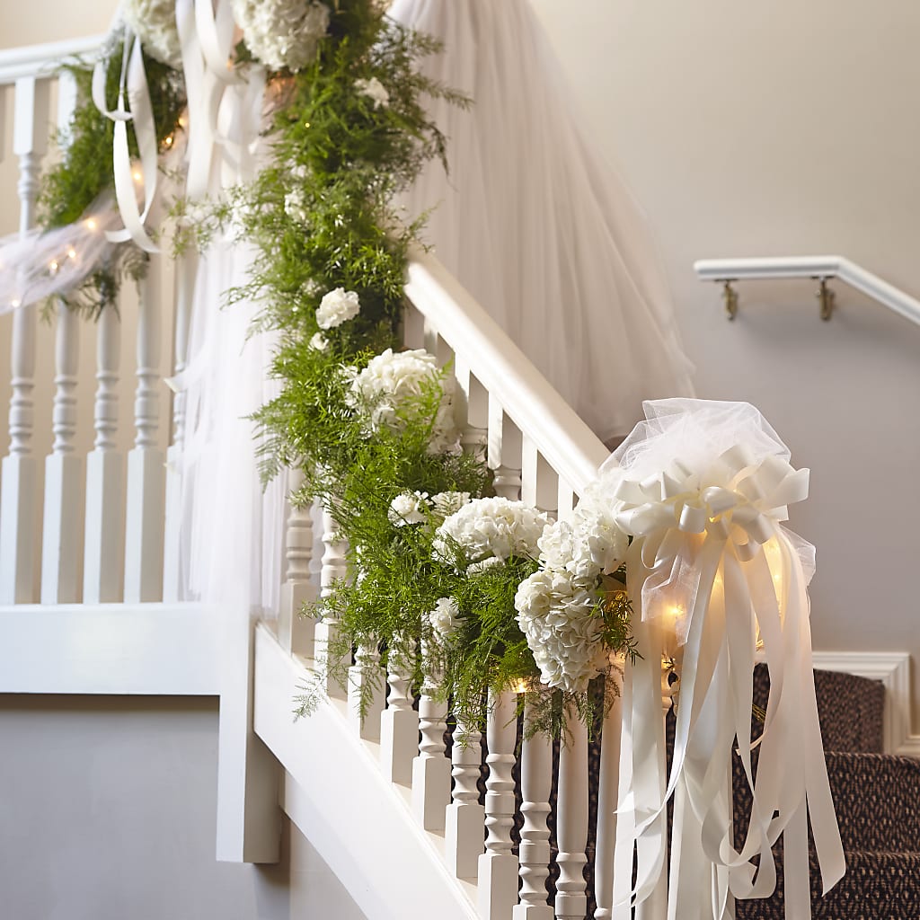 Champagne Dreams Garland – Flower Shop Of Farmingdale, Farmingdale NY