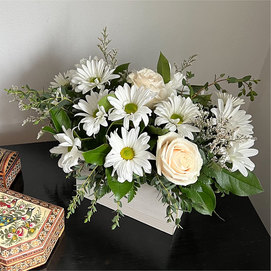 Fresh Linen Box Bouquet –  Flower Shop Of Farmingdale, Farmingdale NY